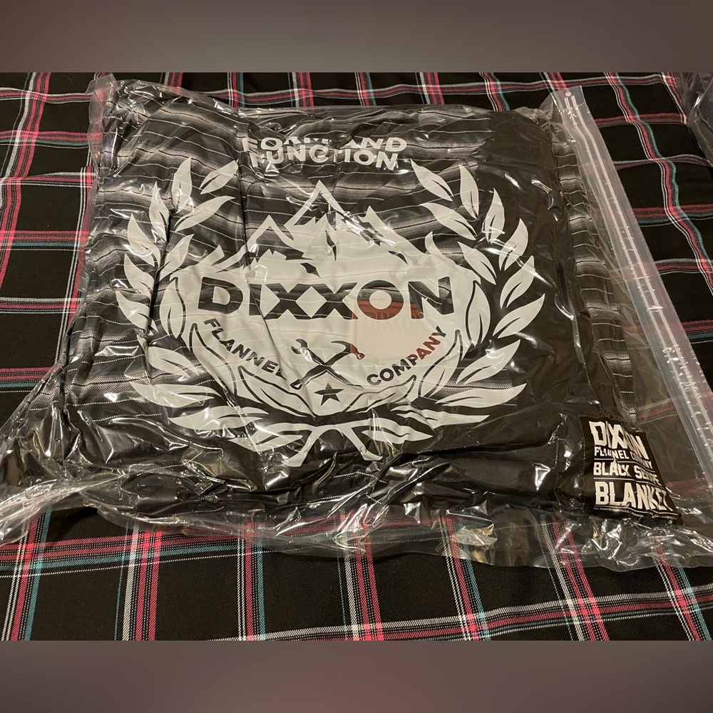 Dixxon Blanket